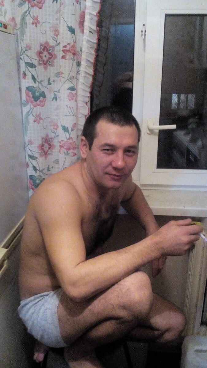  8673221  Radik, 43 ,    