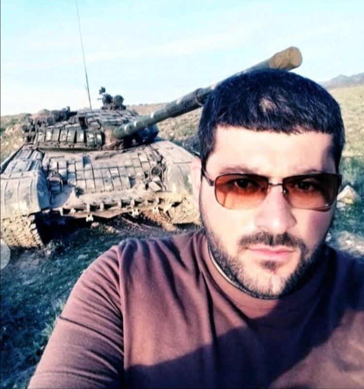  51221441  Art, 34 ,    Utopia