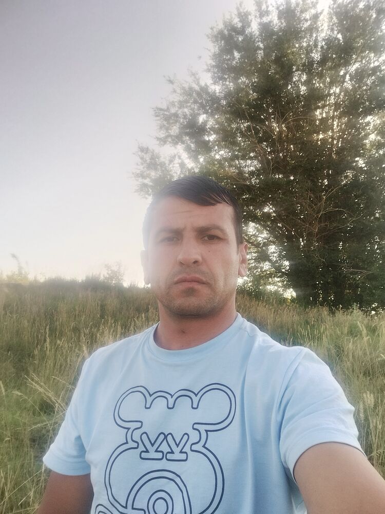  44880361  Sultan, 36 ,    