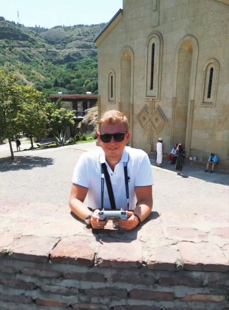  ,   Anton, 33 ,   ,   