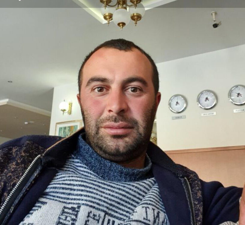 20289231  Gagik, 38 ,    