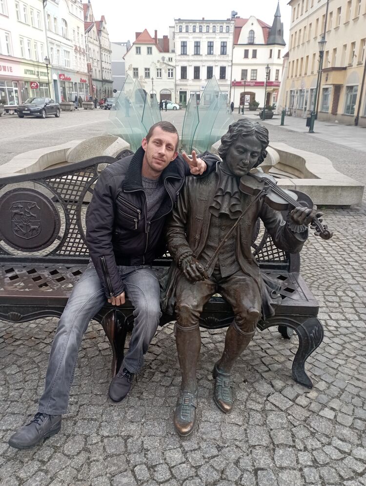  ,   Vadym, 41 ,   ,   