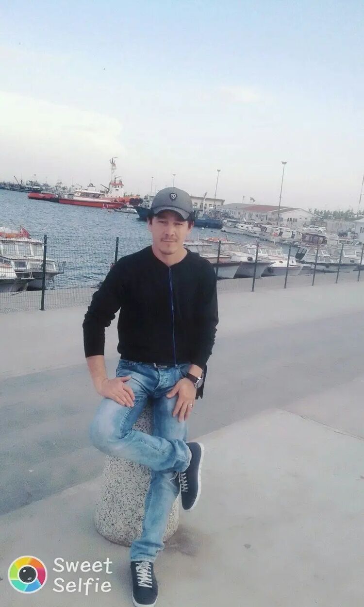  42226691  Borya, 40 ,    -