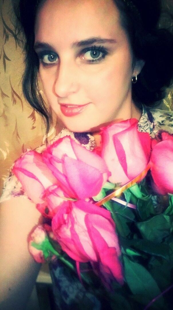  ,   Elena, 32 ,  