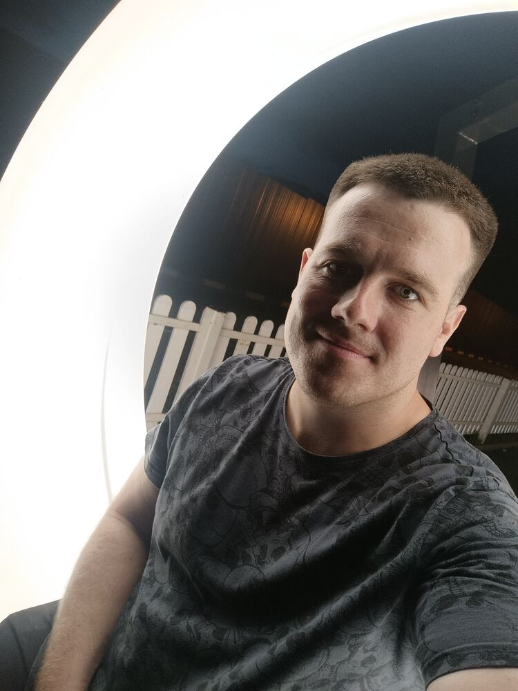  ,   Artur, 30 ,   ,   