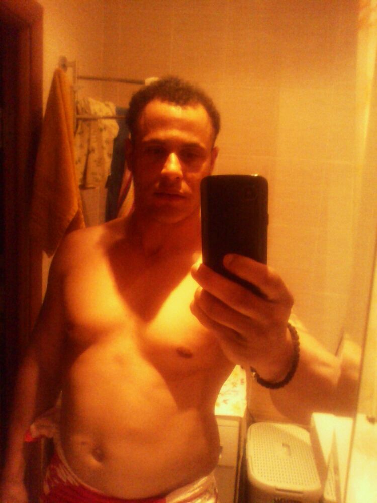  4331311  Yonerkis, 42 ,    
