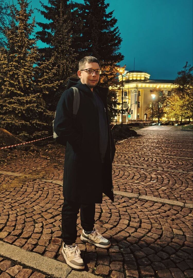  53878541  Denis, 28 ,    