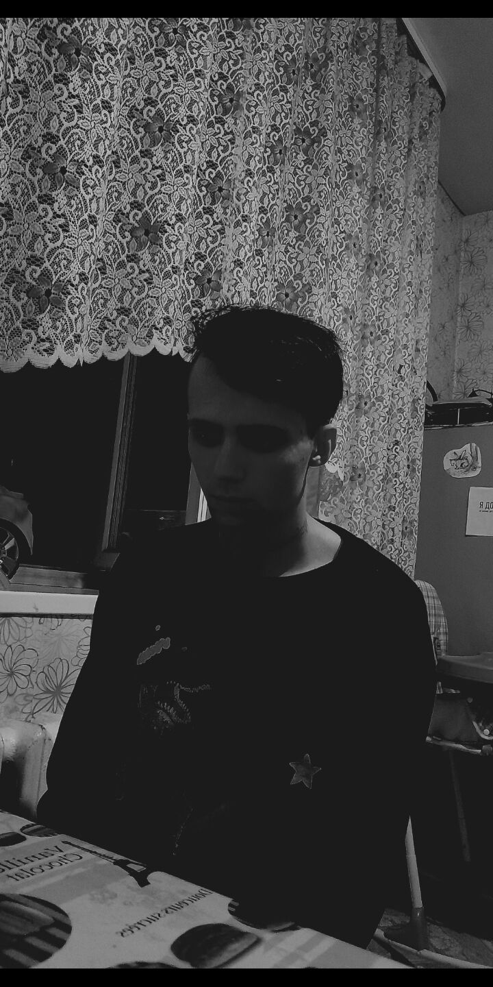  33732161  Vladimir, 24 ,    