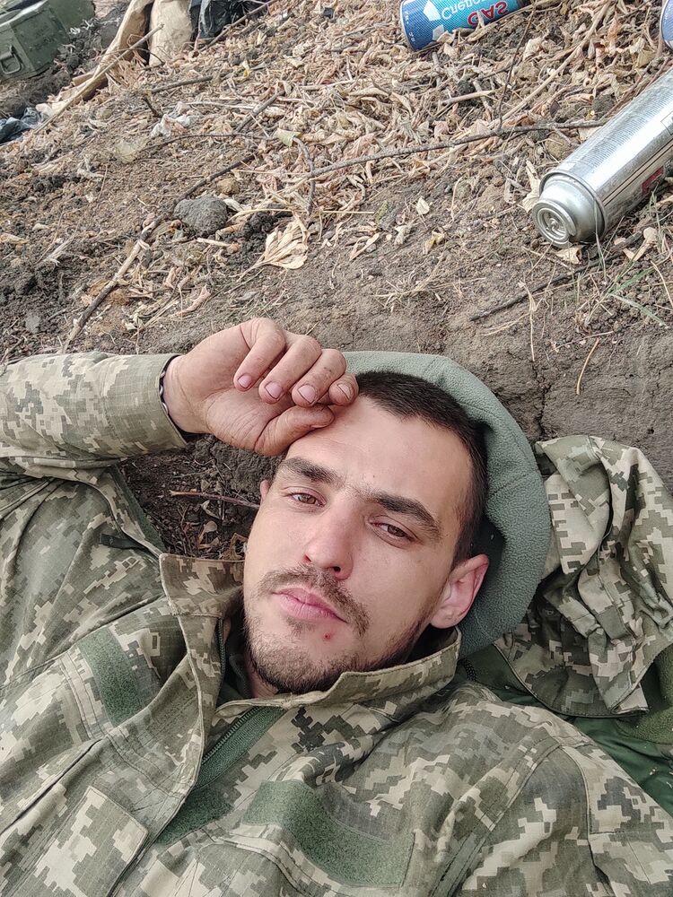  31439771  Rostyslav, 31 ,    