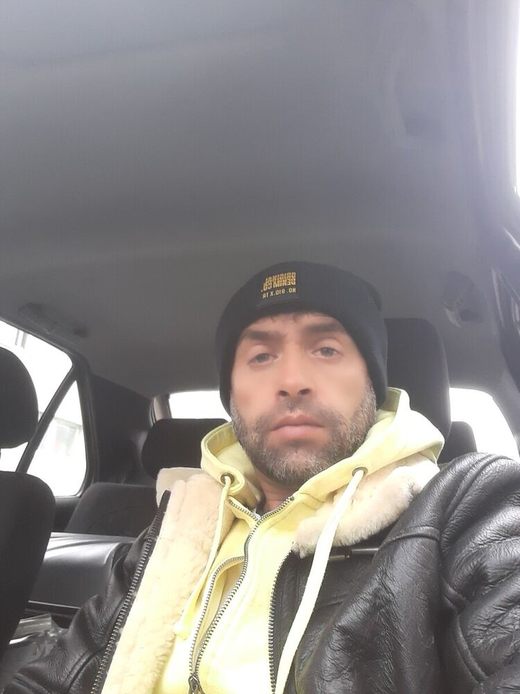  21684641  Aleks, 48 ,    Praha