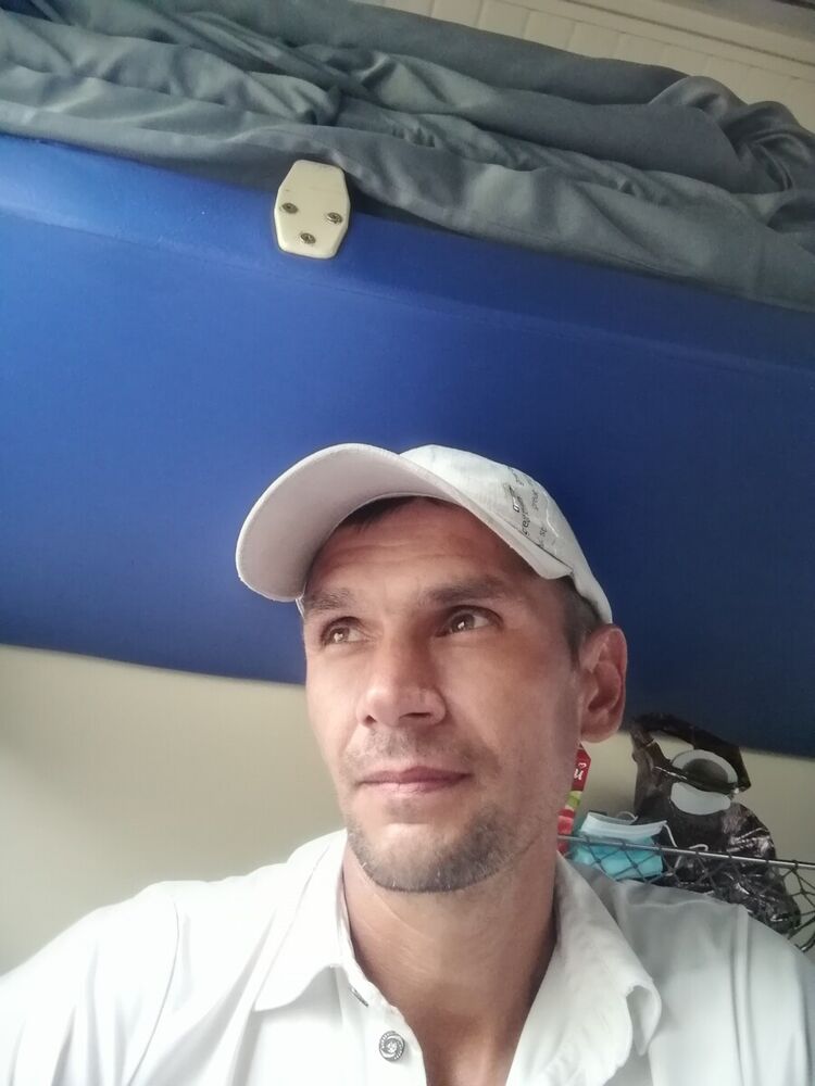  20742691  Rishat, 44 ,    