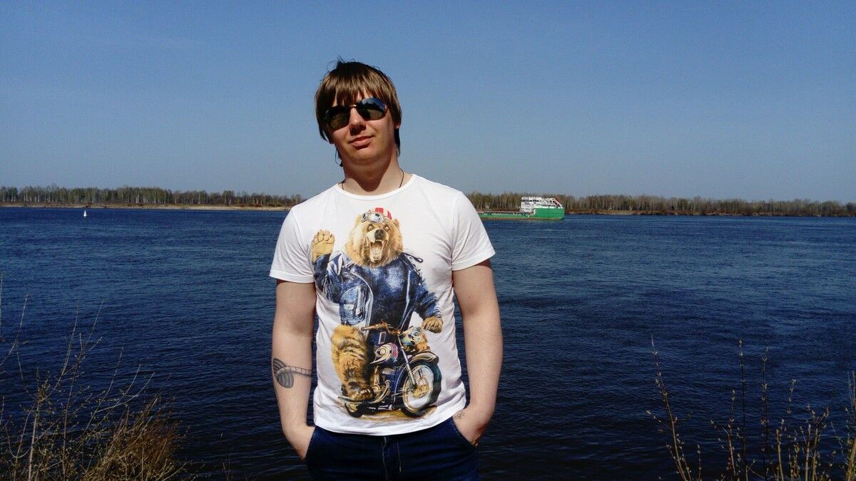  15829441  Vladimir, 30 ,    
