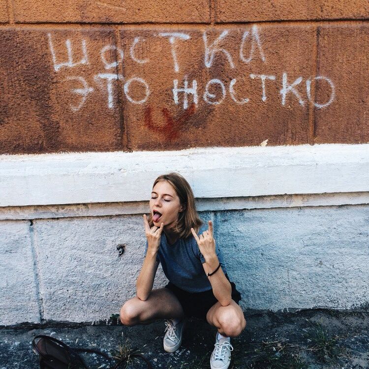  18812351  , 25 ,    