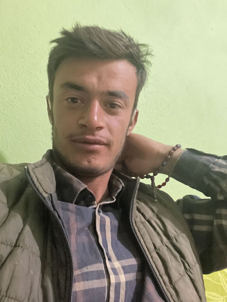  48163381  Muzaffer, 26 ,    