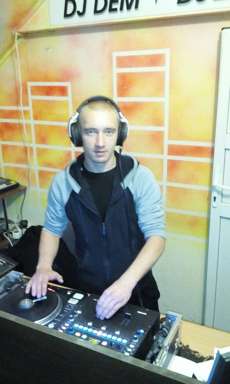  27588021  Evgeny, 34 ,    