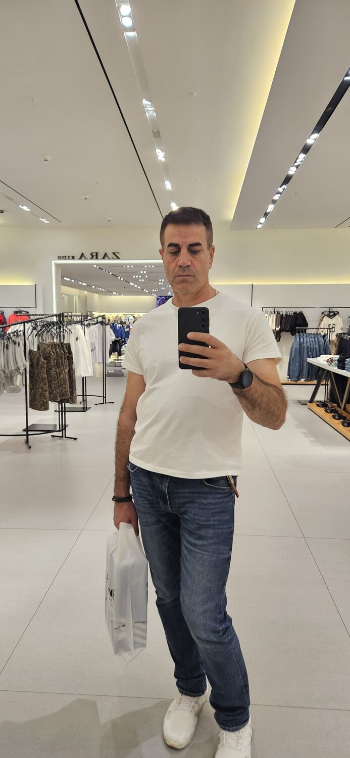  49330951  Nassib, 52 ,    