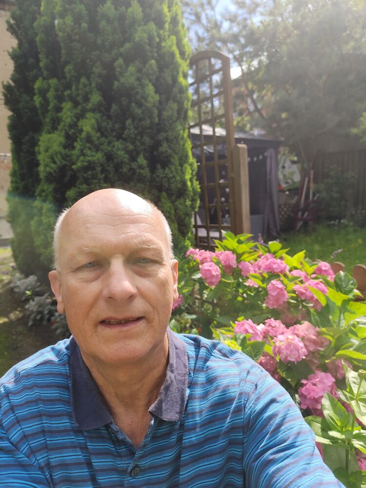  47327501  Marek, 64 ,    