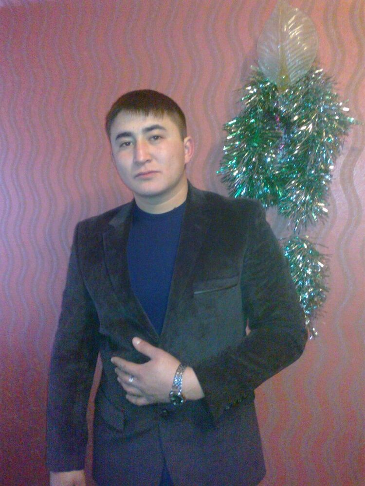  4029761  Azat, 35 ,    