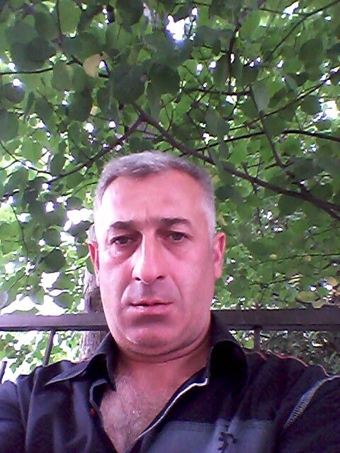  10143171  Irakli, 52 ,    