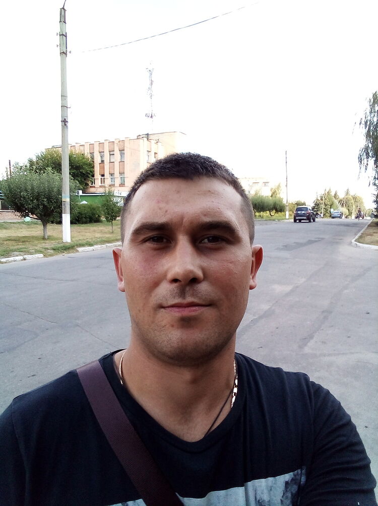  22663511  Ura, 31 ,    