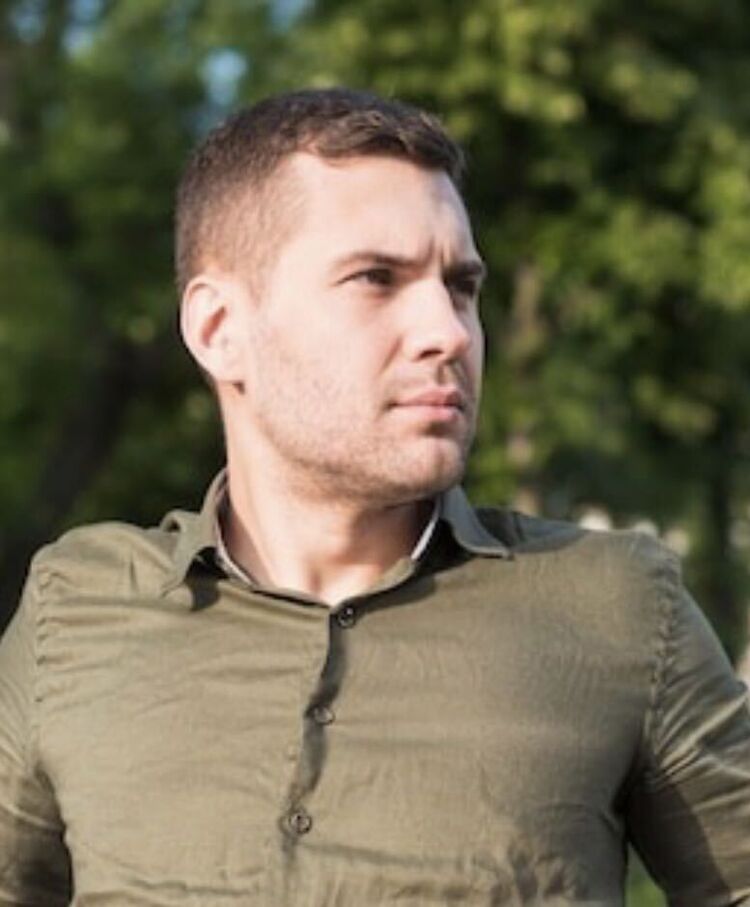  41879891  Alexandr, 32 ,    