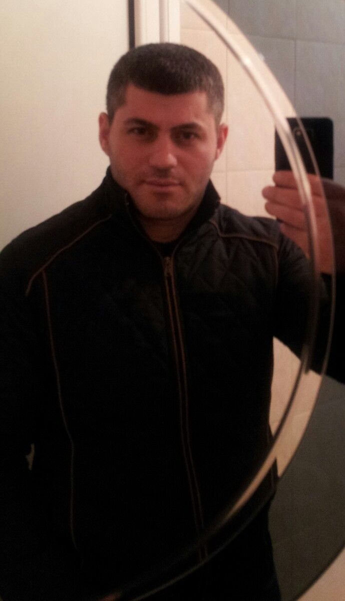  ,   Artur, 44 ,   