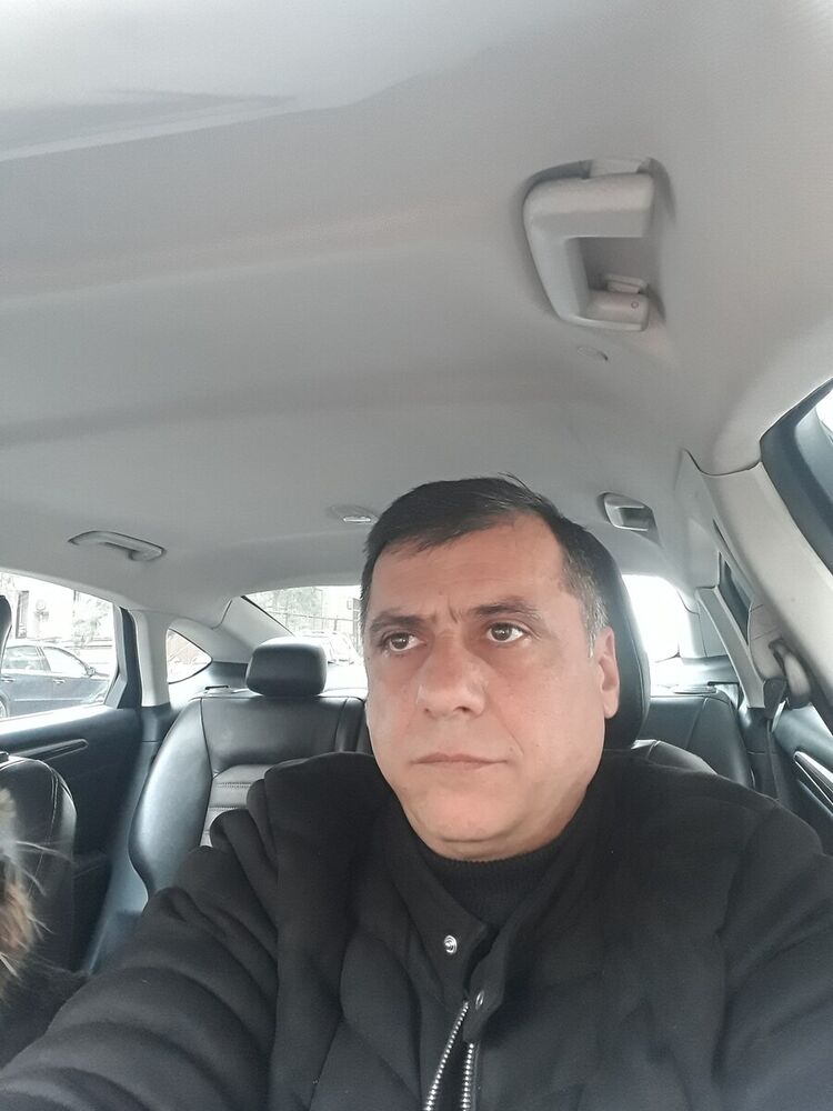  22204771  Ivan, 57 ,    