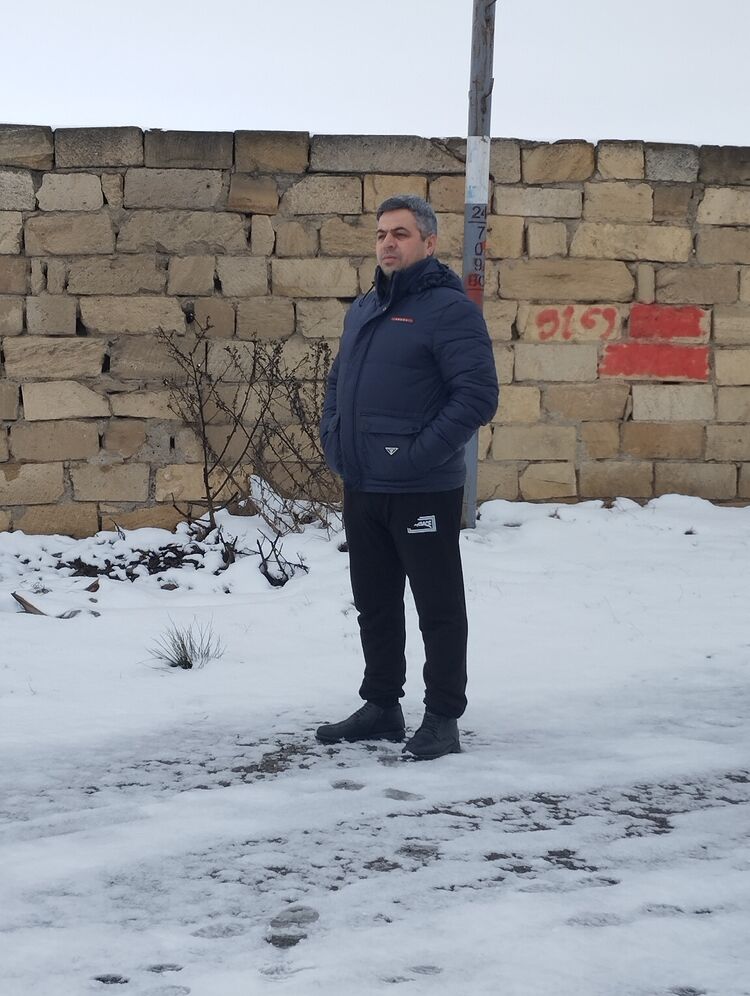  51810281  Edik, 44 ,    