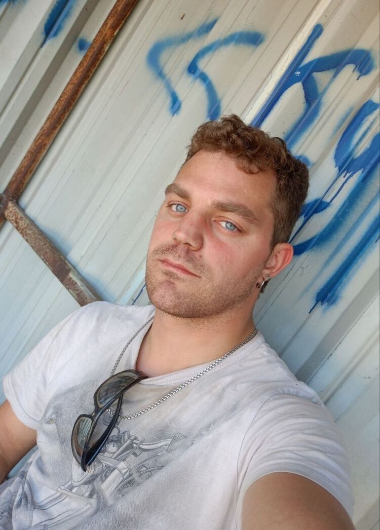  52886361  , 28 ,    