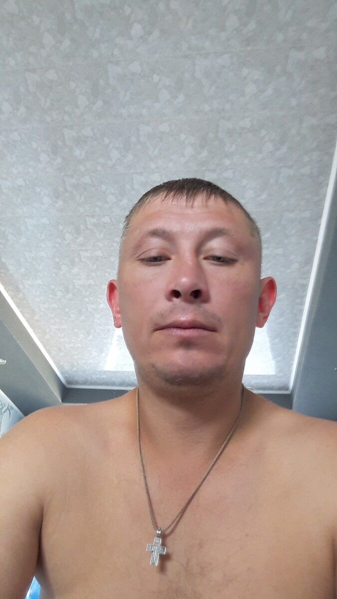  ,   Andrej, 41 ,   ,   , c , 