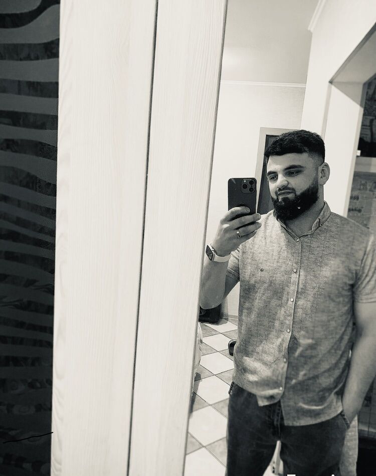  37577161  , 27 ,    