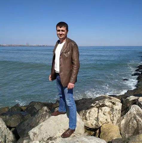  38884221  Igor, 40 ,    