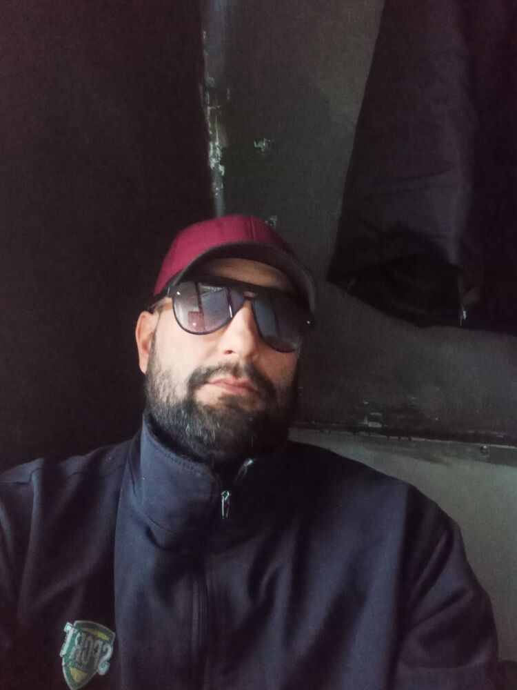  26028681  Saef, 38 ,    