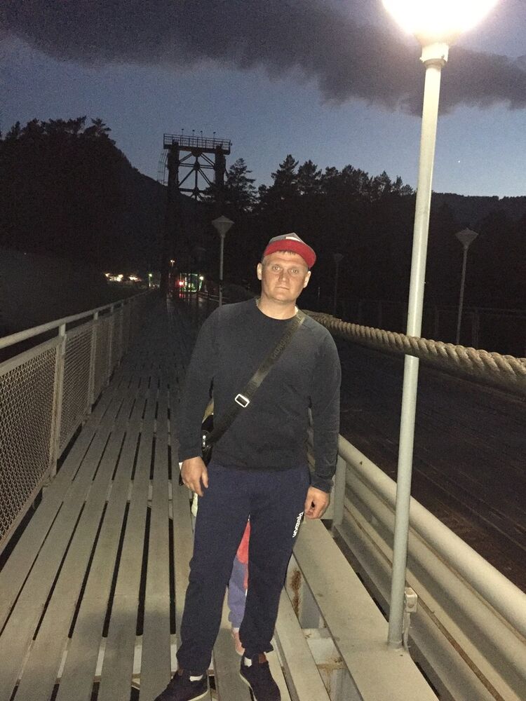  ,   Denis, 40 ,   ,   , c 