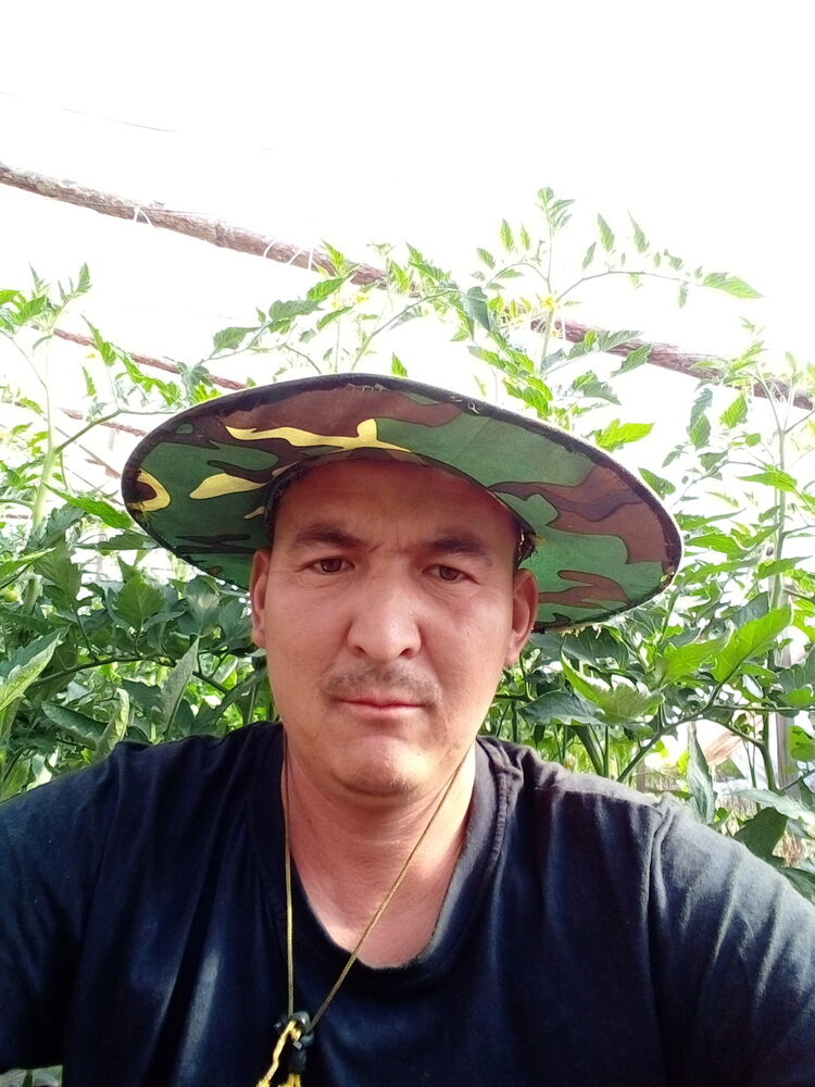  ,   Alixx, 39 ,   ,   
