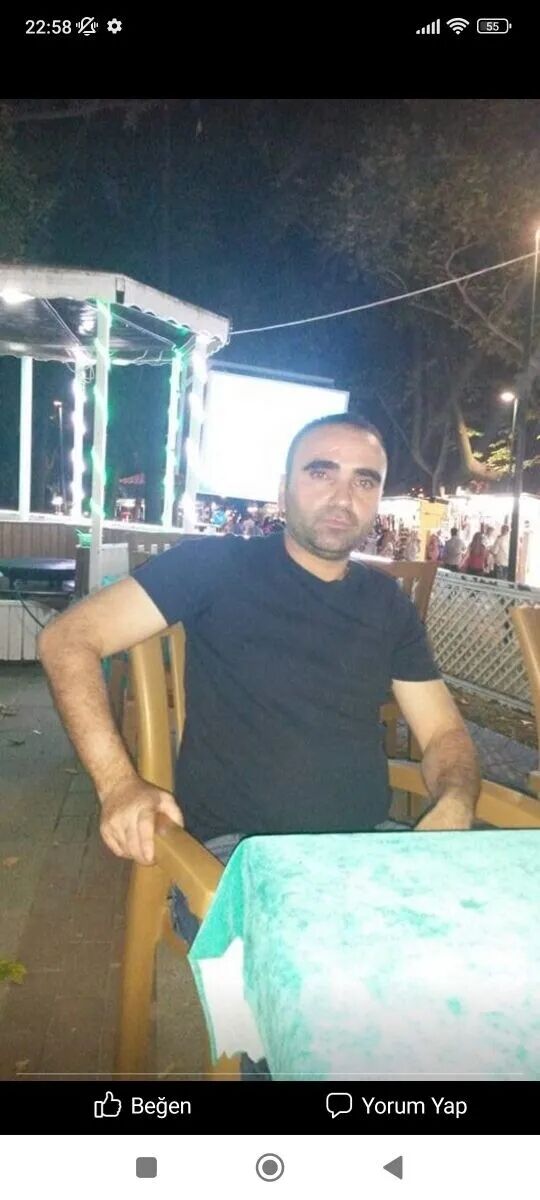  42401721  Mehmet, 44 ,    