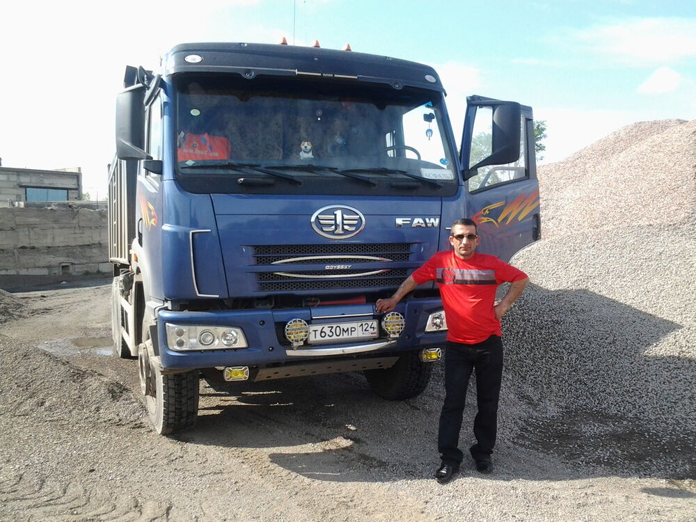  5386221  Vardan, 49 ,    