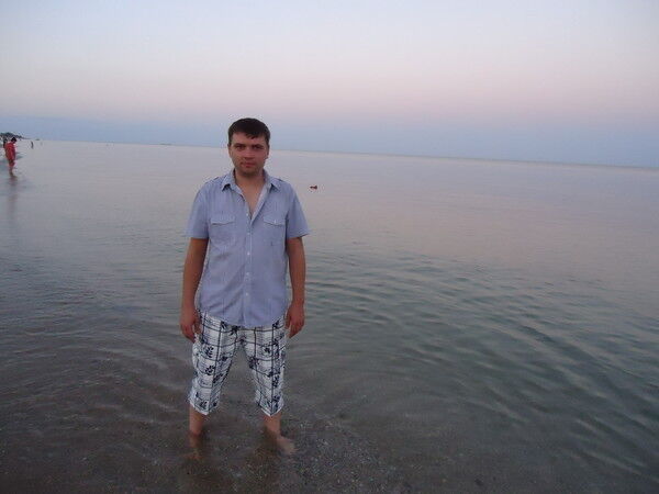  15846361  Alex, 44 ,    