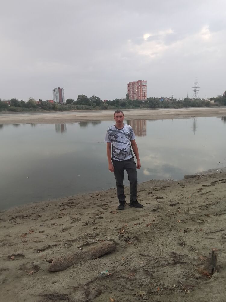  46612271  Ivan, 32 ,    --