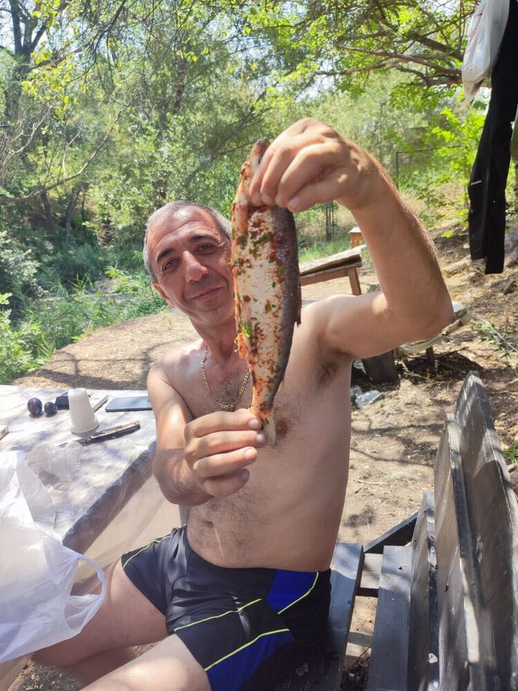  ,   Garik, 51 ,   c 