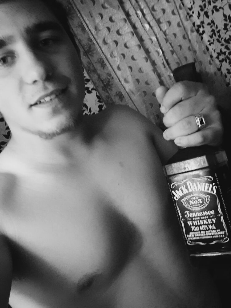  37478991  , 21 ,    
