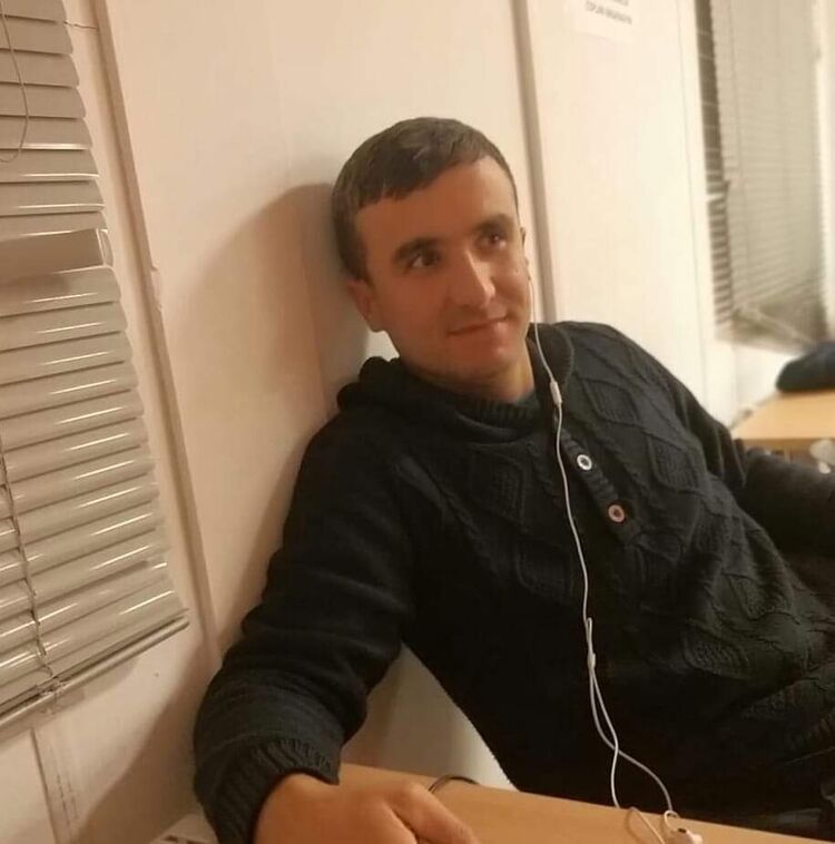  47895311  Deniz, 40 ,    