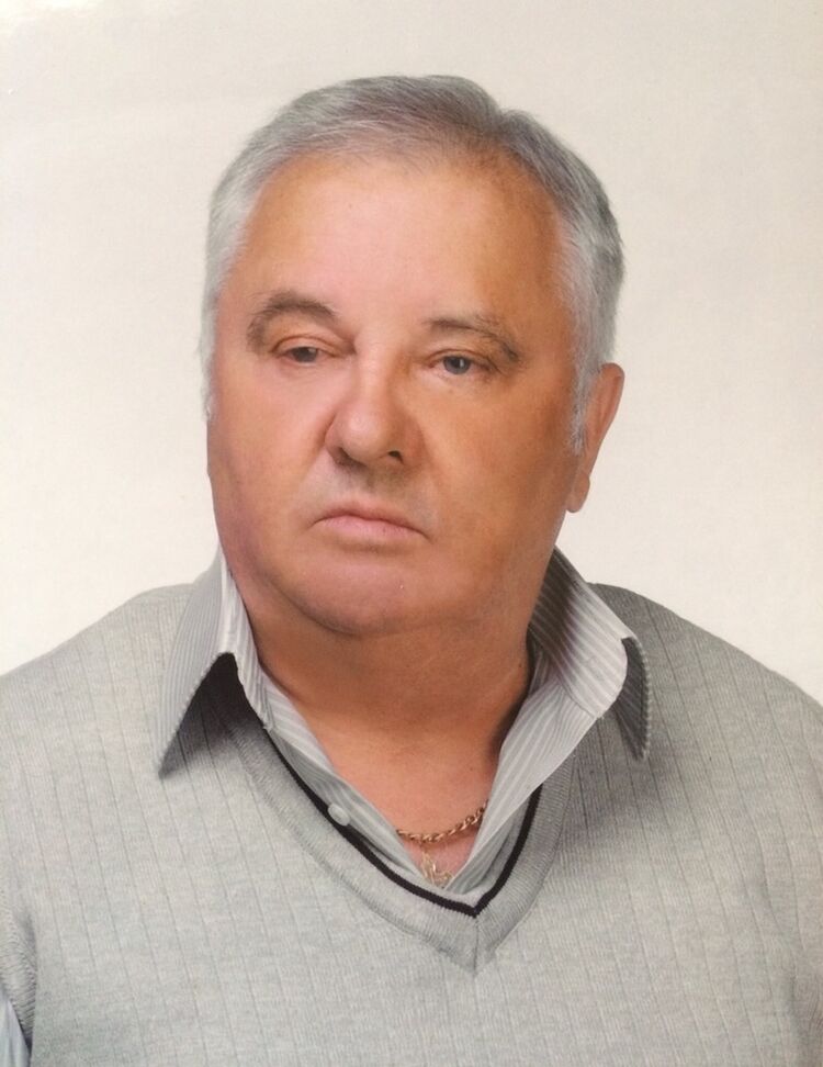  12667741  Mikola, 70 ,    