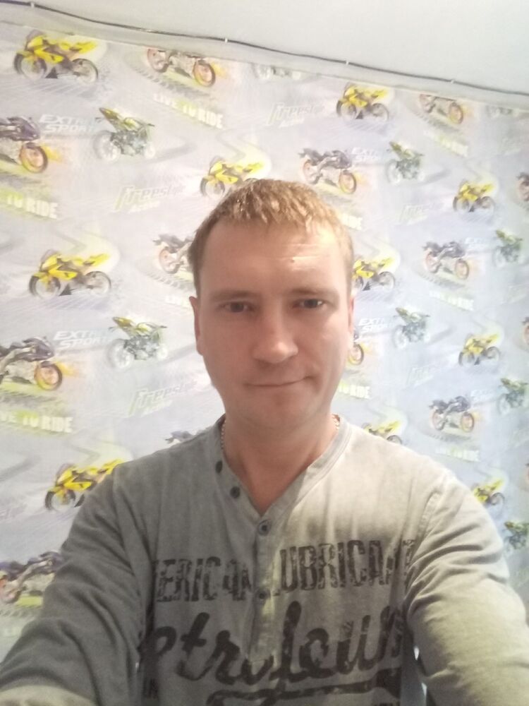  10478281  Sergei, 45 ,    