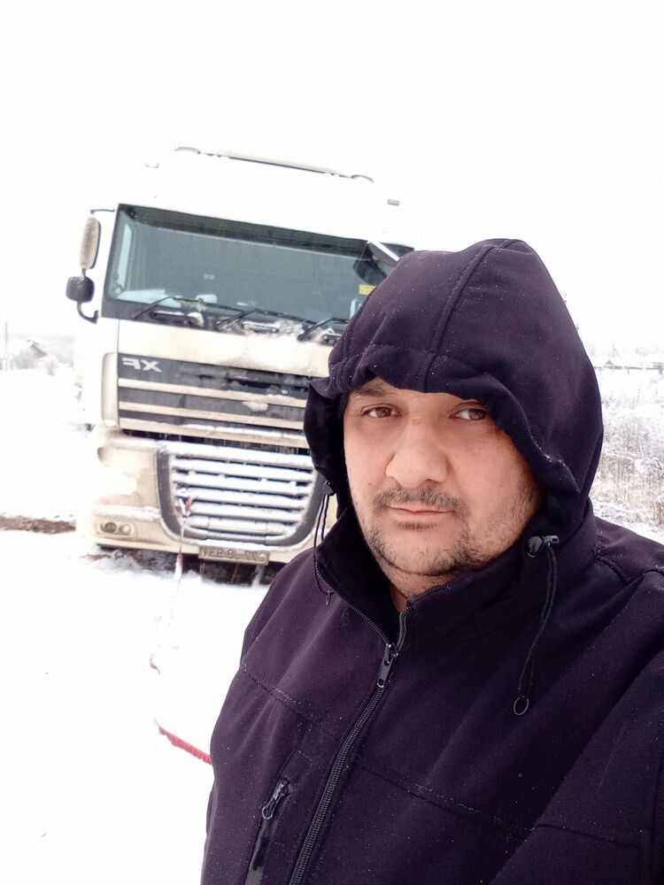  48593661  Etibar, 37 ,    