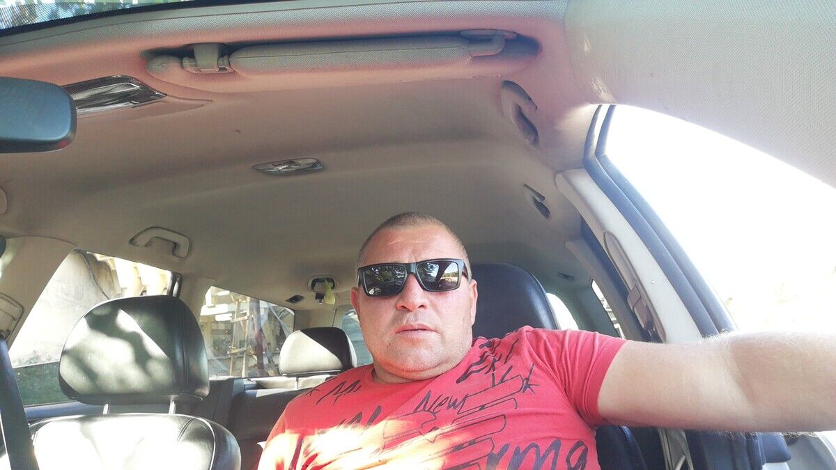  21175361  Levani, 42 ,    
