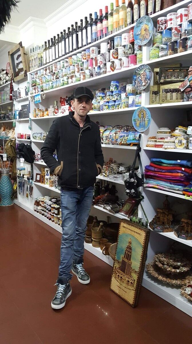  ,   Archili, 37 ,   