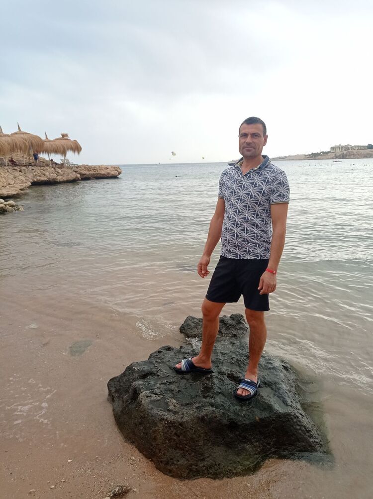  ,   Denis, 40 ,   ,   