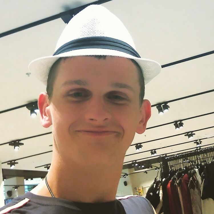 ,   Sirko, 28 ,  