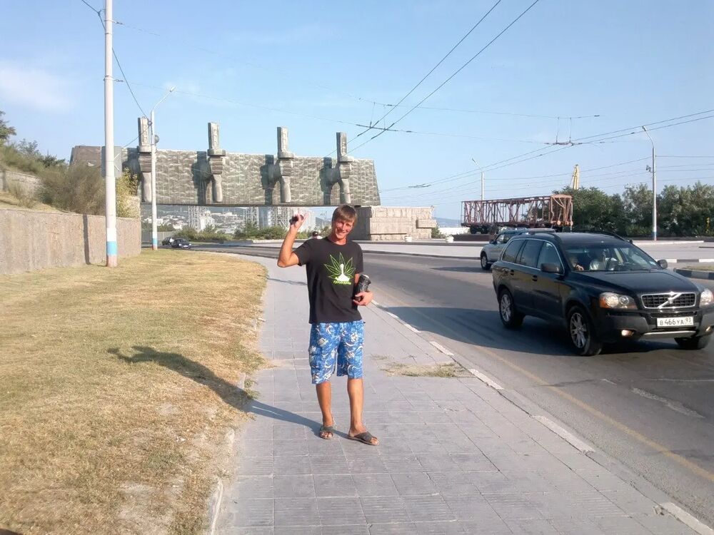  39583761  Ivan, 42 ,    
